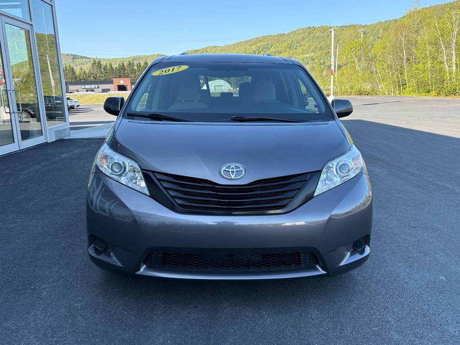 2017 Toyota Sienna LE FWD-1