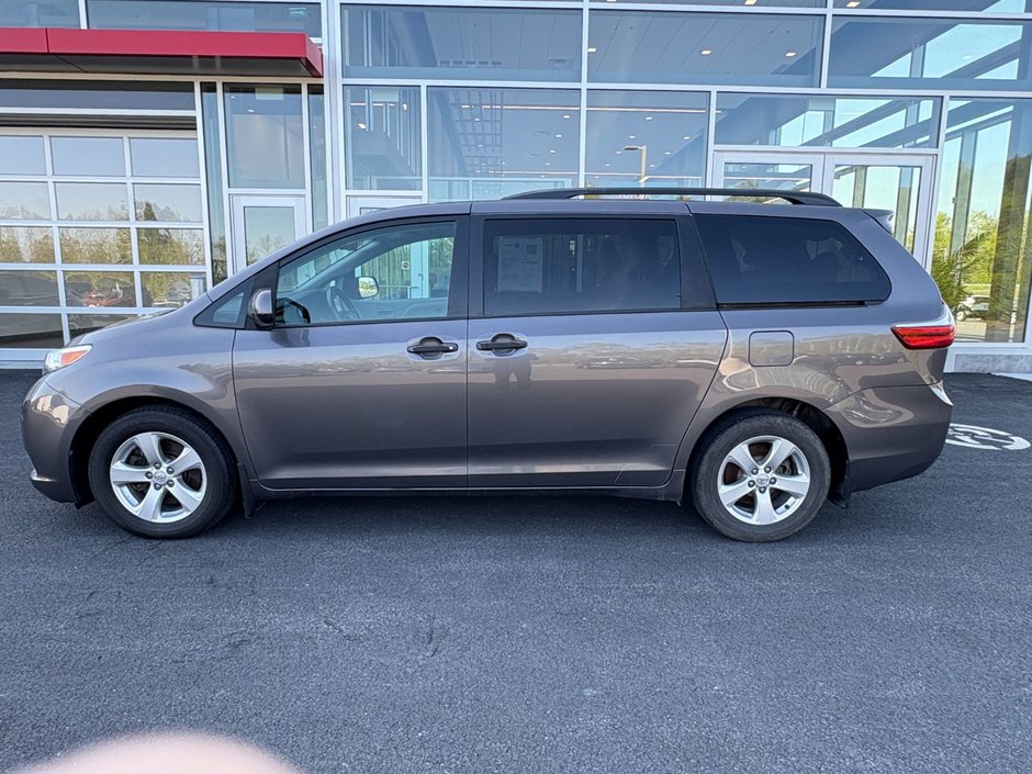 2017 Toyota Sienna LE FWD-6