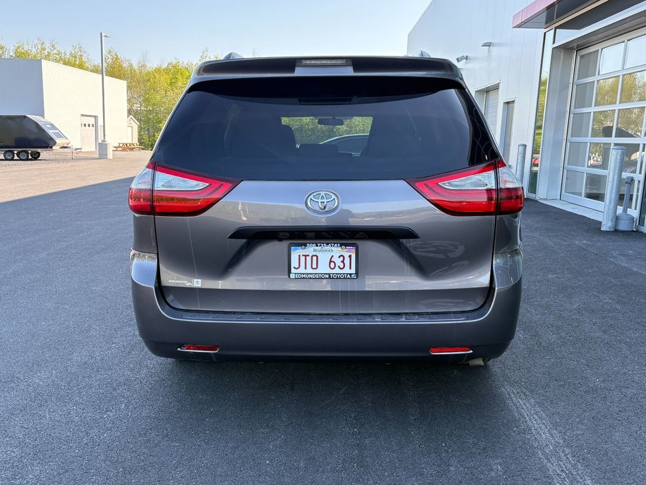 2017 Toyota Sienna LE FWD-4
