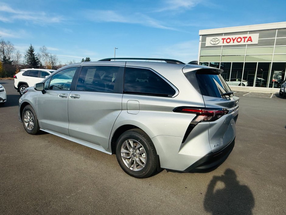 Toyota SIENNA XLE 8 PLACES XLE 2025-2