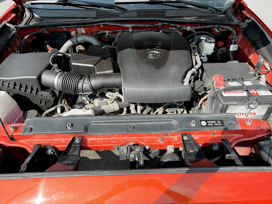 Toyota TACOMA 4X4 SR5 2017-14