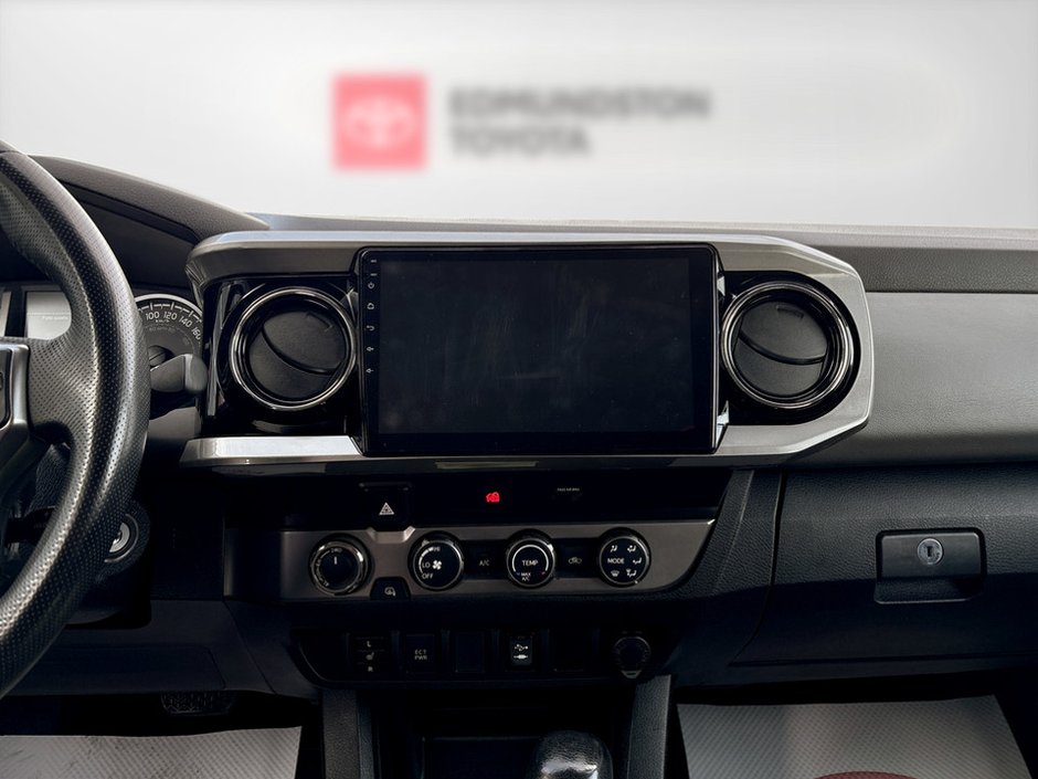 2019 Toyota TACOMA 4X4 SR5-8