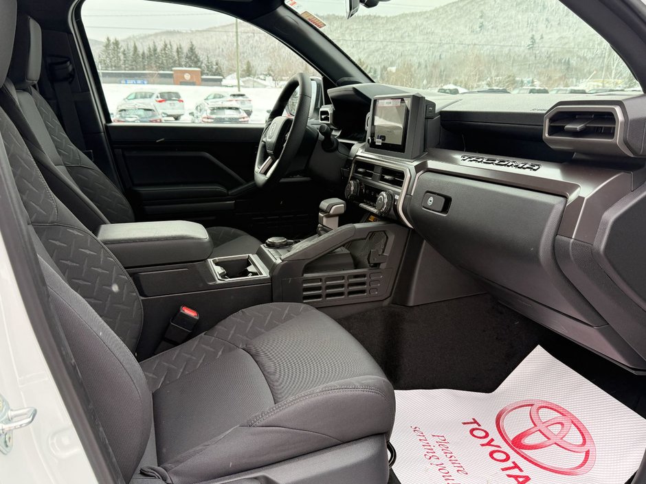 2026 Toyota TACOMA DOUBLE CAB AT-12