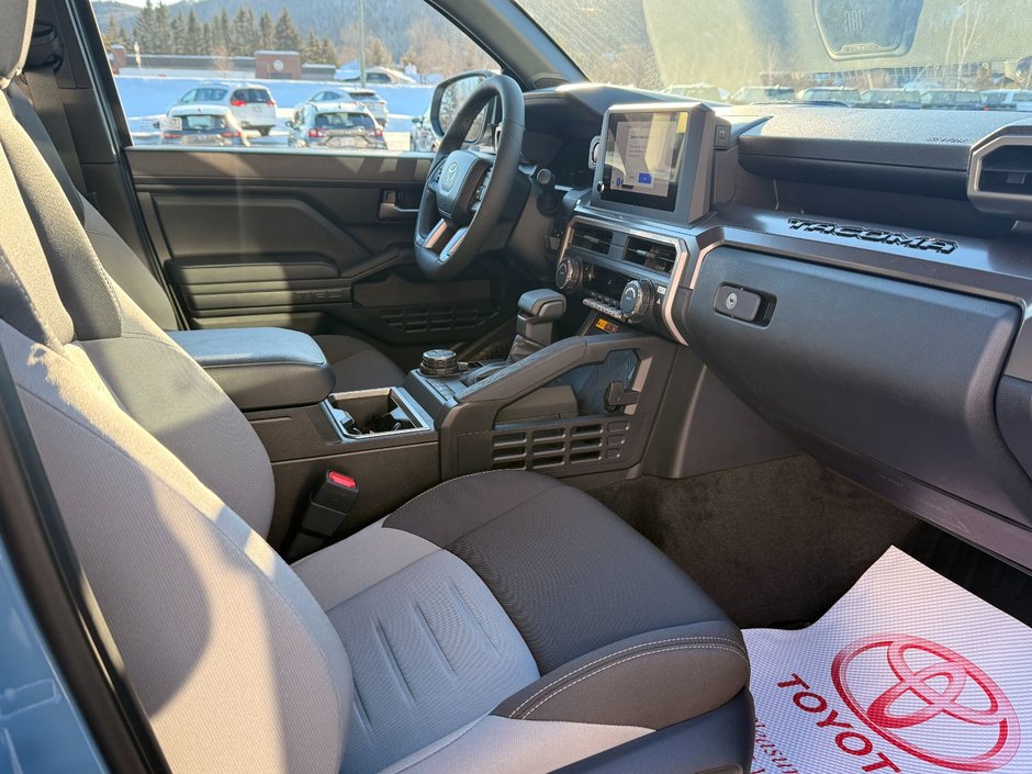 2026 Toyota TACOMA DOUBLE CAB AT-12