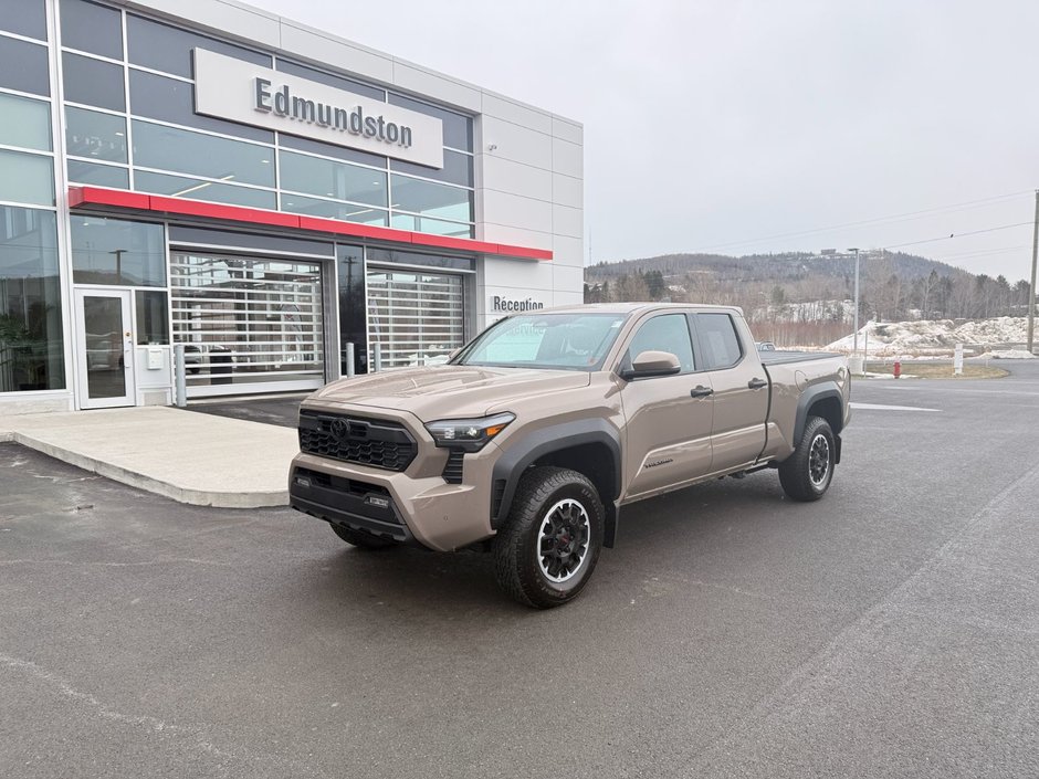 Toyota Tacoma DOUBLE CAB AT 2026-0