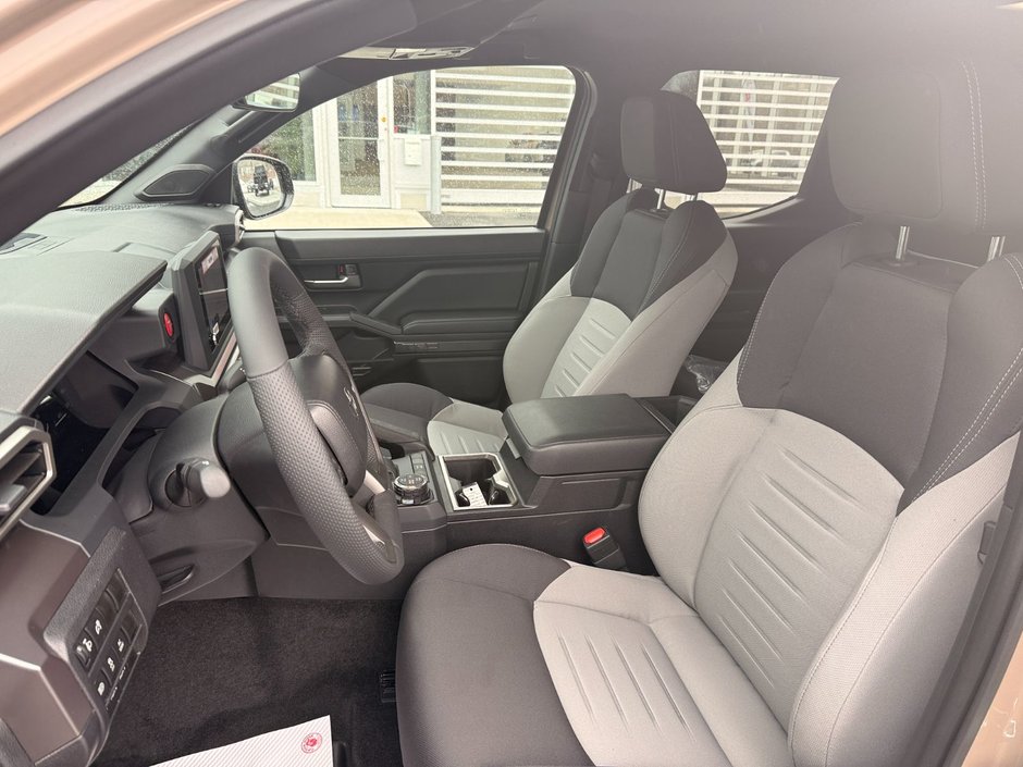 Toyota Tacoma DOUBLE CAB AT 2026-11