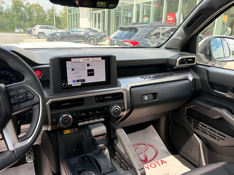 Toyota TACOMA DOUBLE CAB AT  2026-10