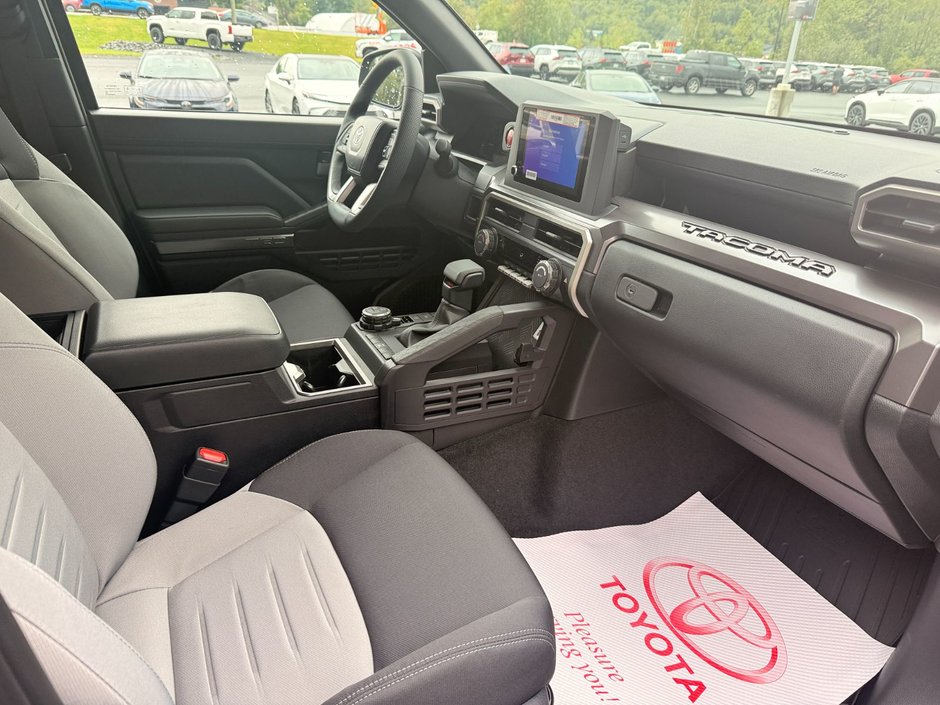 2026 Toyota TACOMA DOUBLE CAB AT-12