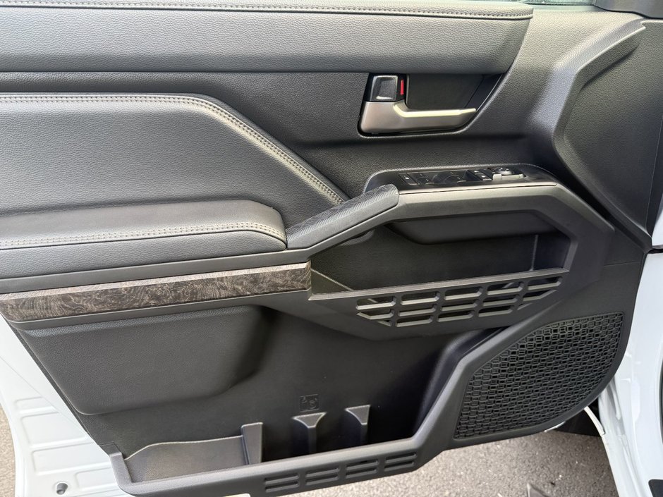 2025 Toyota TACOMA HV DOUBLE CAB Hybrid-7