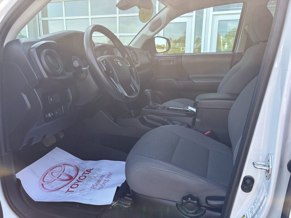 Toyota TACOMA SR5  2021-9