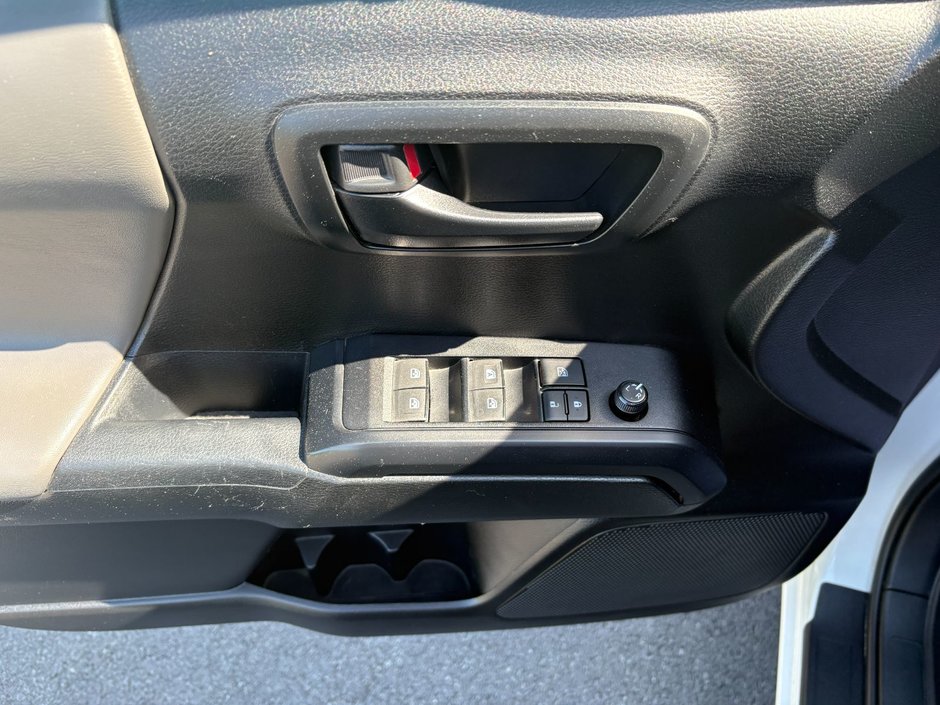 Toyota TACOMA SR5  2021-8