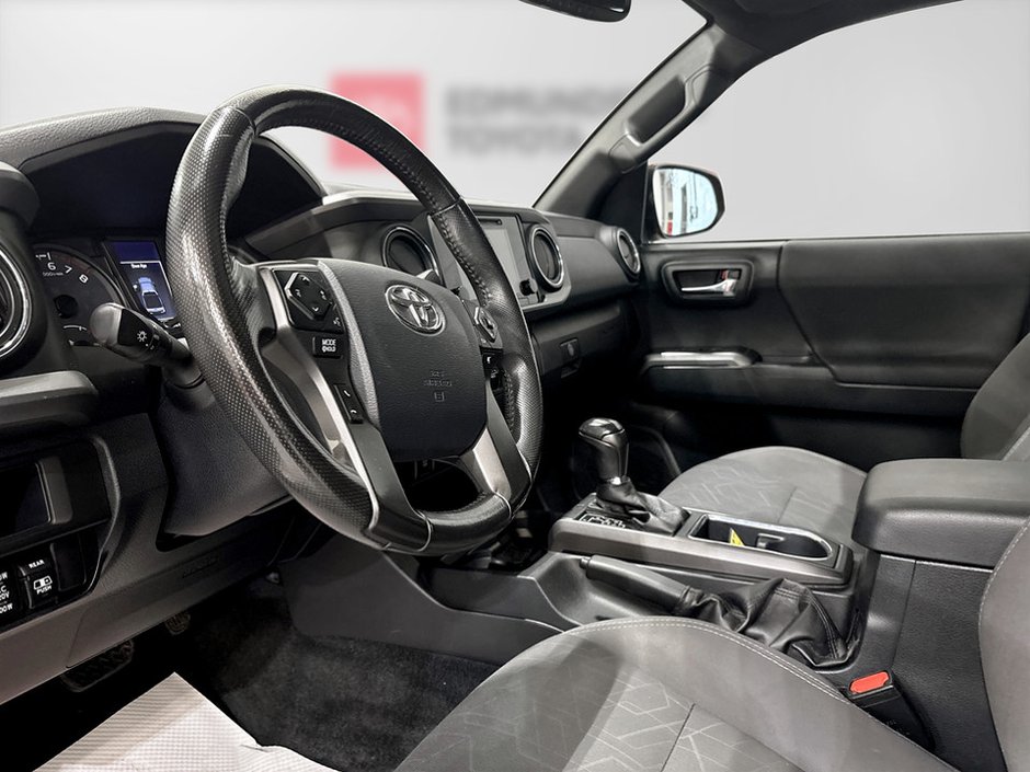 2017 Toyota TACOMA TRD SPORT SR5-9