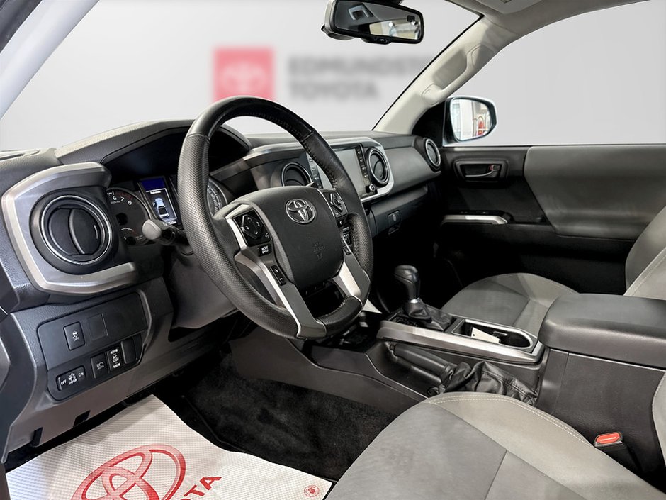 Toyota TACOMA  2023-10