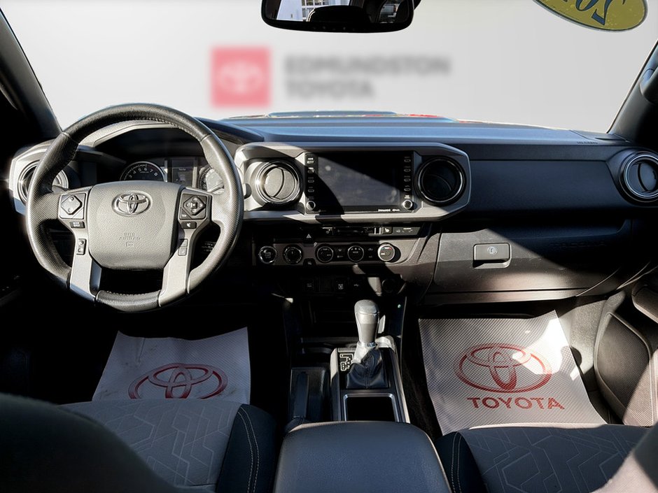 Toyota TACOMA  2023-10
