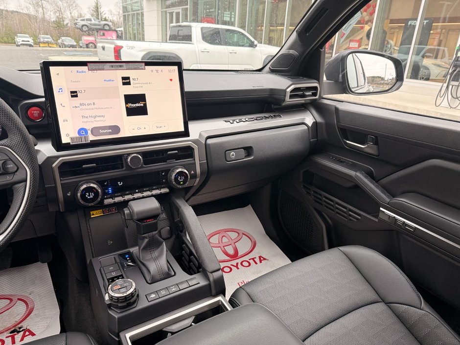 Toyota Tacoma DOUBLE CAB AT 2026-10