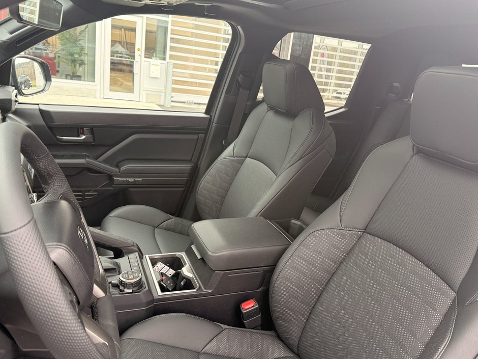Toyota Tacoma DOUBLE CAB AT 2026-13