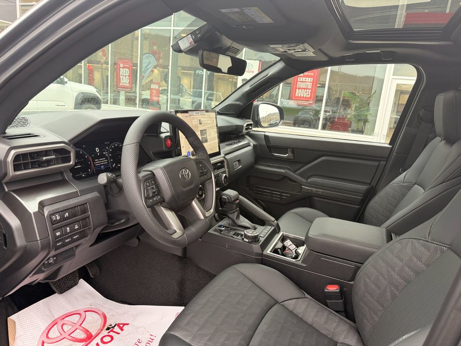 Toyota Tacoma DOUBLE CAB AT 2026-7