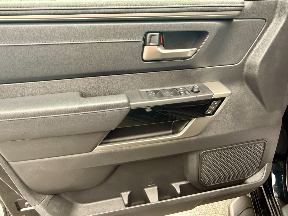 2025 Toyota TUNDRA CREWMAX LIMITED Limited-10