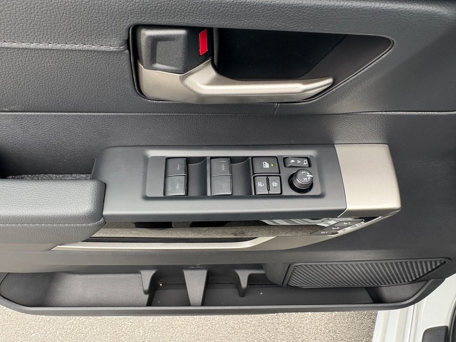 2025 Toyota TUNDRA CREWMAX LIMITED Limited-9