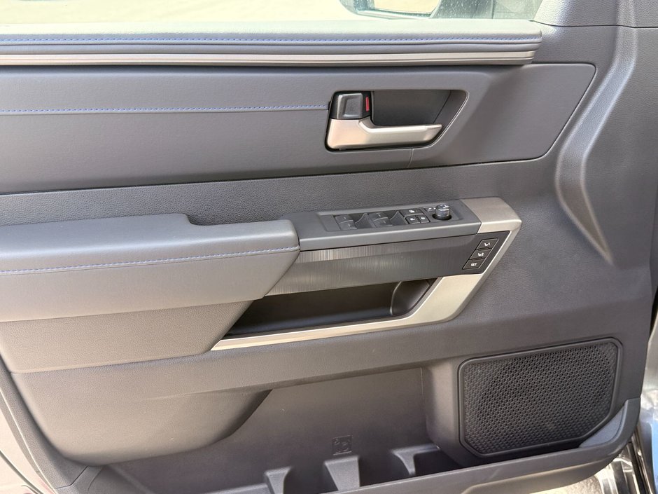2026 Toyota TUNDRA HYBRIDE CREWMAX PLATINU Platinum Hybrid-7