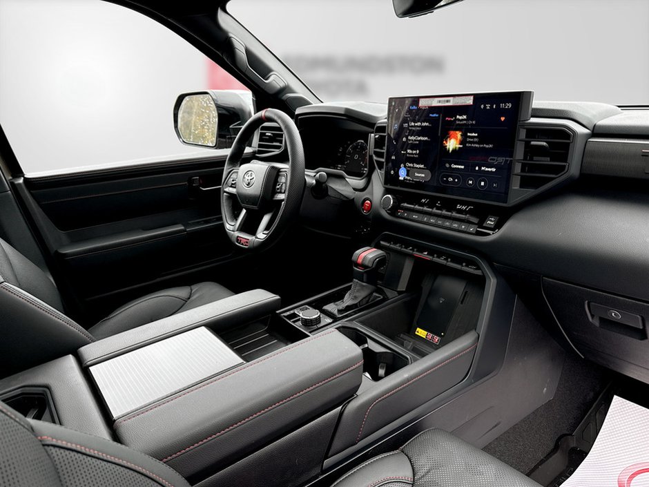 Toyota TUNDRA HYBRIDE CREWMAX LIMITED Limited Hybrid 2025-12