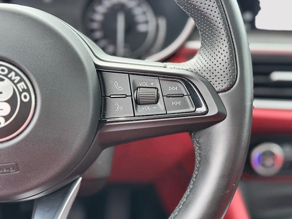 Alfa Romeo Stelvio Sport AWD 2021-14
