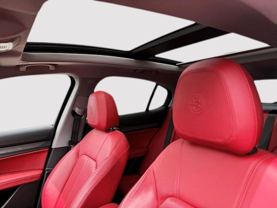 Alfa Romeo Stelvio Sport AWD 2021-9