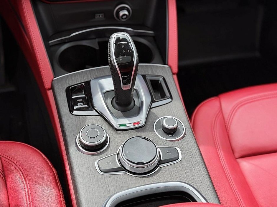 Alfa Romeo Stelvio Sport AWD 2021-18