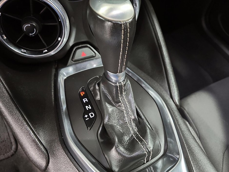 2019 Chevrolet Camaro CAMARO // 1LT // 4 CYLINDRES-14