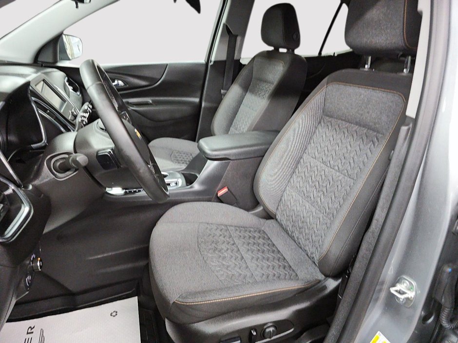 Chevrolet Equinox EQUINOX // LT // CHEVROLET 2024-8