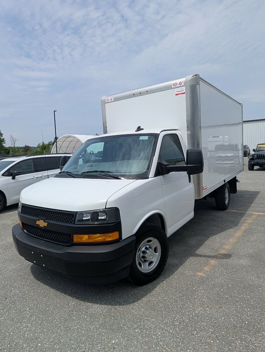 2025 Chevrolet Express Commercial Cutaway CUTAWAY // 159'' // G3500 in Sherbrooke, Quebec