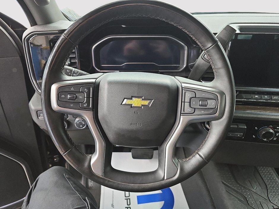2023 Chevrolet Silverado 1500 LT CREW CAB 4X4 // BOITE LONGUE-10