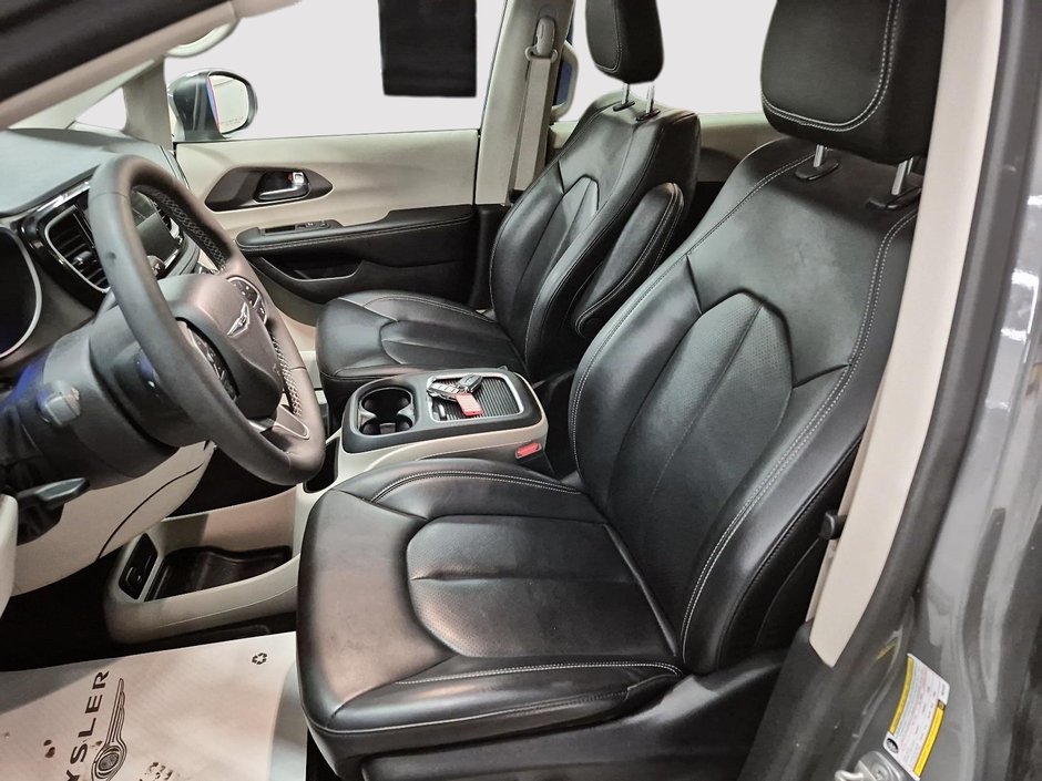 Chrysler Pacifica Hybrid TOURING-L // PLAN OR 425S ENTRETIENS 2023-8