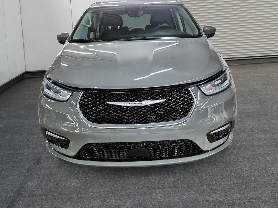 Chrysler Pacifica Hybrid TOURING-L // PLAN OR 425S ENTRETIENS 2023-1
