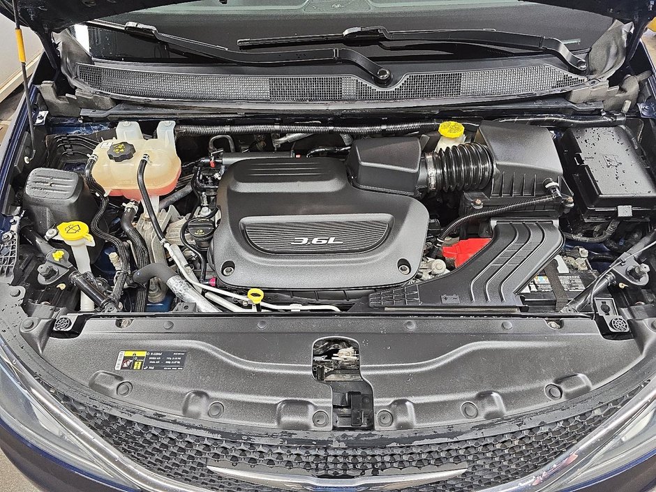 2017 Chrysler Pacifica TOURING-L // GROUPE REMORQUAGE-7