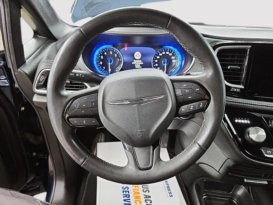 2022 Chrysler Pacifica TOURING AWD // STOW & GO-11