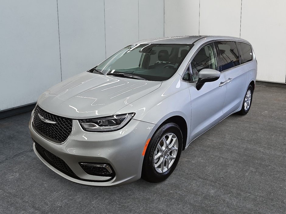 Chrysler Pacifica TOURING-L // STOW N GO 2023 à Sherbrooke, Québec