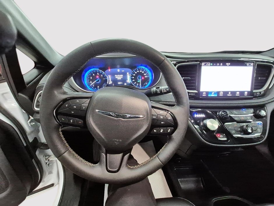 Chrysler Pacifica Touring-L Apparence S 2024-9
