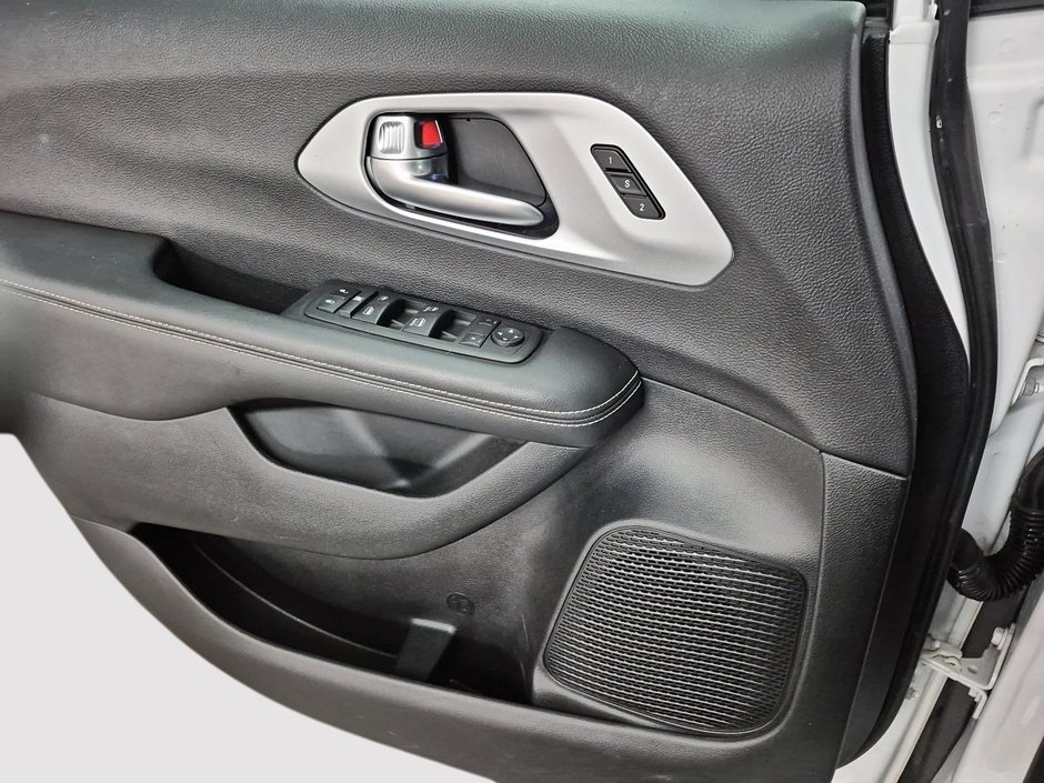 Chrysler Pacifica Touring-L Apparence S 2024-10