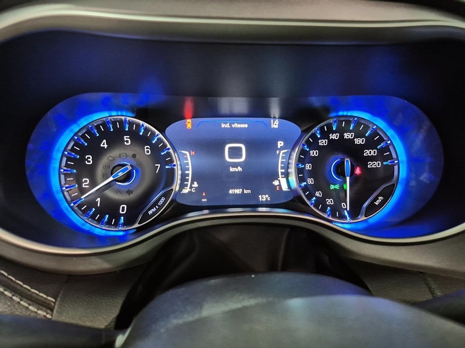 Chrysler Pacifica Touring-L Apparence S 2024-13