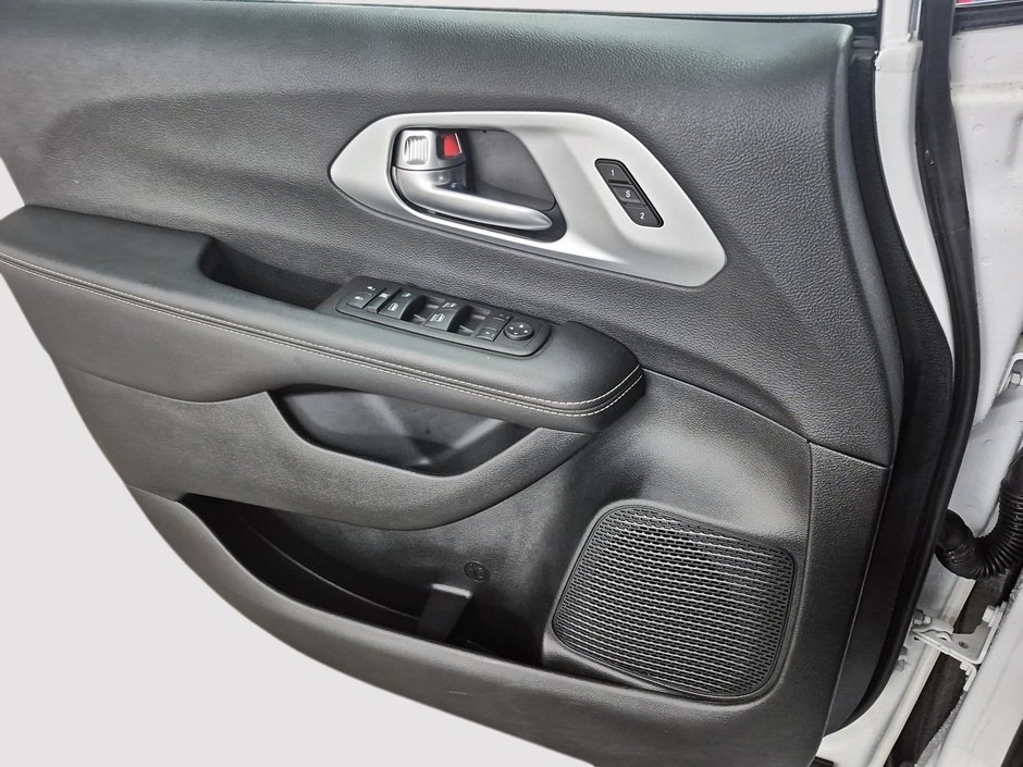 Chrysler Pacifica Touring-L Apparence S 2024-10