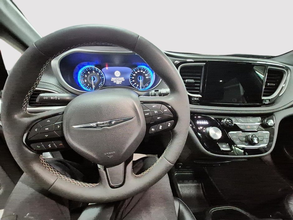 Chrysler Pacifica Touring-L Apparence S 2024-9