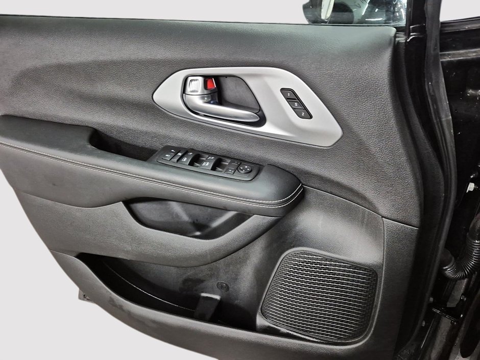 Chrysler Pacifica Touring-L Apparence S 2024-10