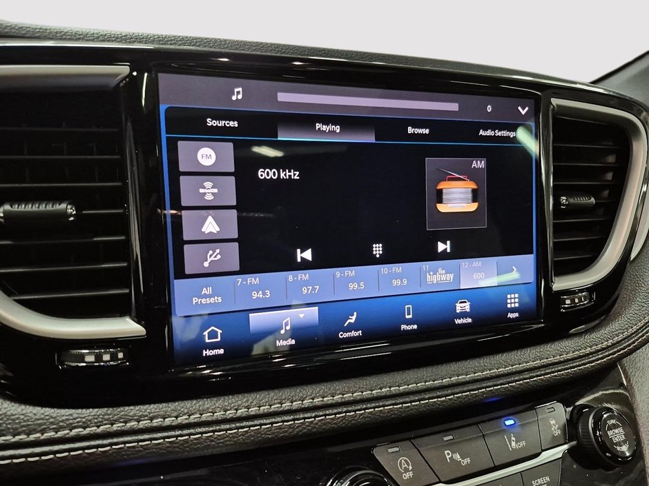 Chrysler Pacifica Touring-L Apparence S 2024-17