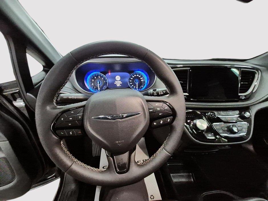 Chrysler Pacifica Touring-L Apparence S 2024-9