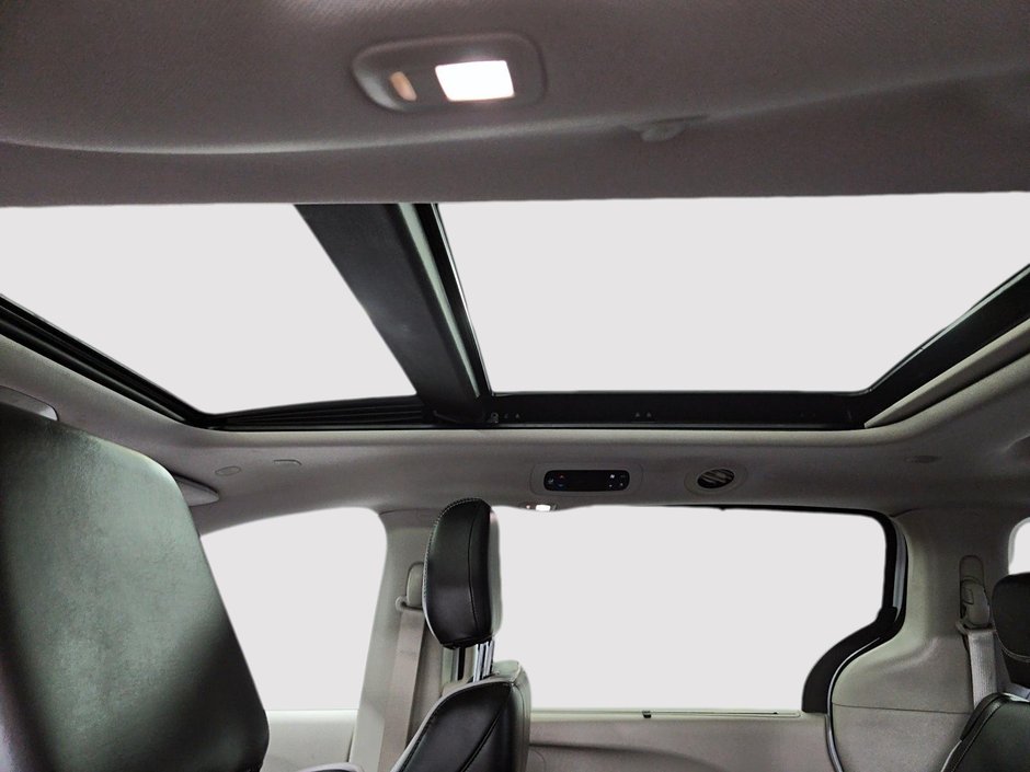 2024 Chrysler Pacifica Limited-15