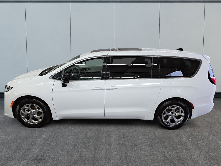 2024 Chrysler Pacifica Limited-4