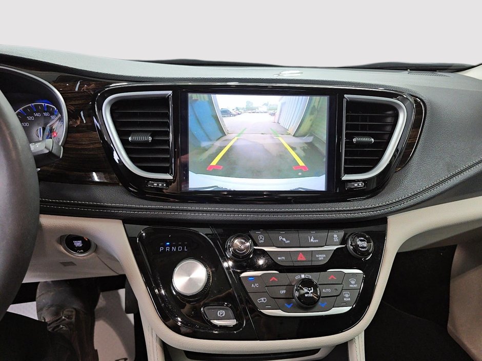 2024 Chrysler Pacifica Limited-16