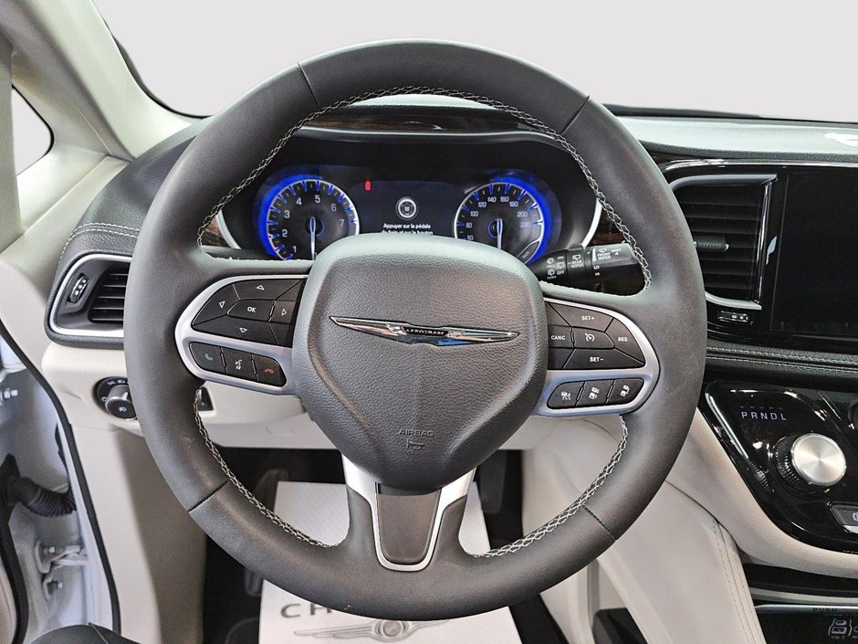 2024 Chrysler Pacifica Limited-11
