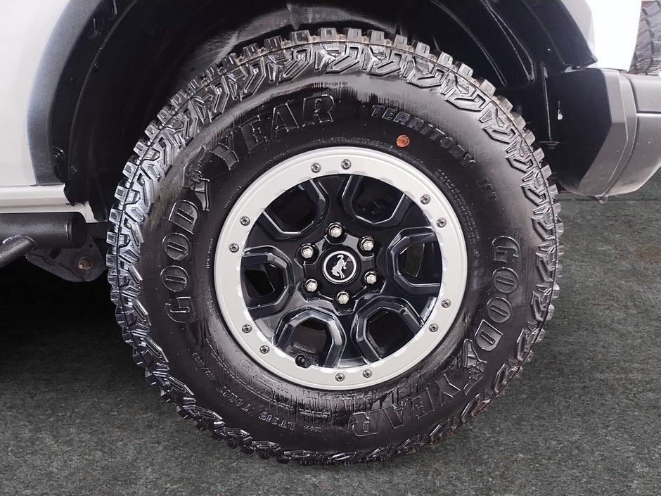 Ford Bronco BLACK DIAMOND SASQUATCH 2.7L V6 4X4 2023-6